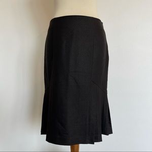 BEBE SKIRT PLEATED SIDES SIZE 4